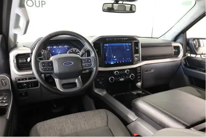 $38761 : Ford F-150 2023 4x4 Lariat 4 image 2