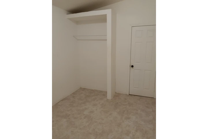 $700 : Cuarto en Santa ana con parkin image 1