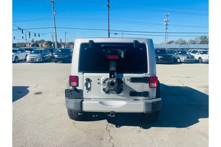 $8999 : 2011 Wrangler Unlimited Sahara image 6