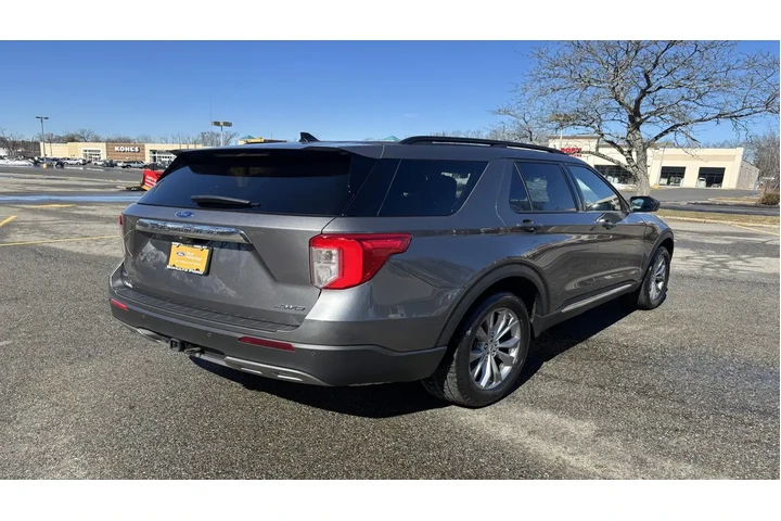 $35985 : Ford Explorer 2023 AWD XLT 4 image 7