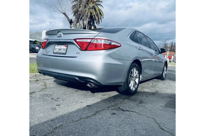 $7000 : 2017 Toyota Camry SE Available image 3