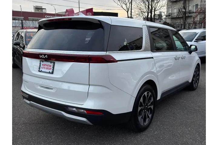 $31795 : Kia Carnival 2024 EX 4dr Min image 4