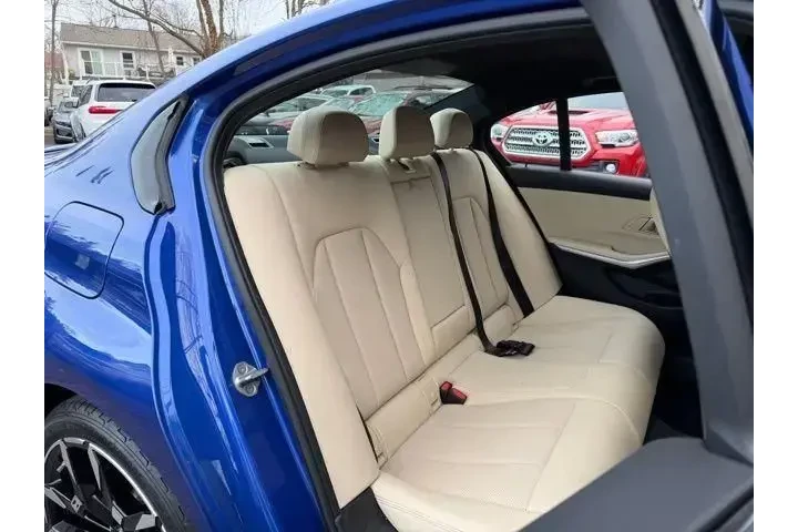 $39745 : BMW 3 Series 2025 AWD 330i x image 10