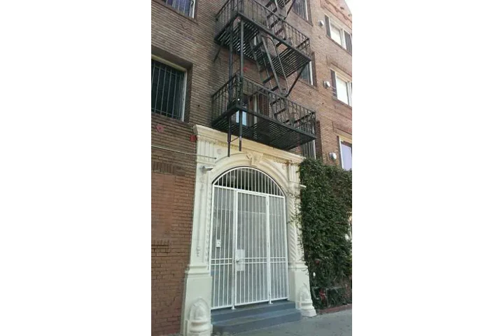$1550 : SE RENTA Single Alvarado y 8th image 1