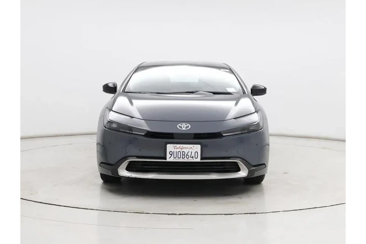 $32998 : Toyota Prius Plug-in Hybrid image 5