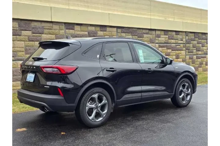 $28300 : Ford Escape 2025 AWD ST-Line image 9