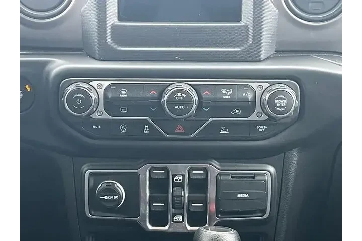 $26909 : Jeep Gladiator 2020 4x4 Spor image 4