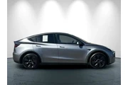 $39998 : Tesla Model Y 2024 AWD Long thumbnail