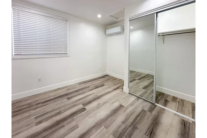 $2000 : 2 bed 1 bath available image 1