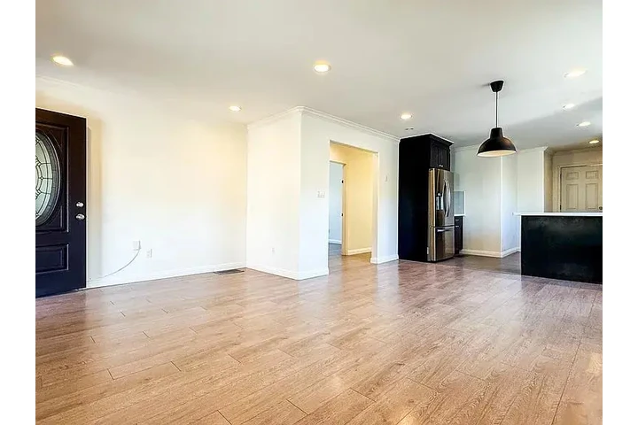 $1025 : 3 dormitorios en El Sereno image 7