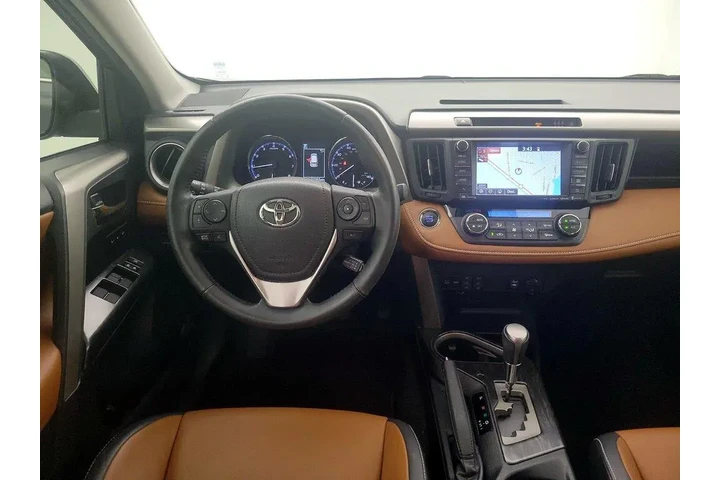$27998 : Toyota RAV4 2017 Platinum 4d image 10