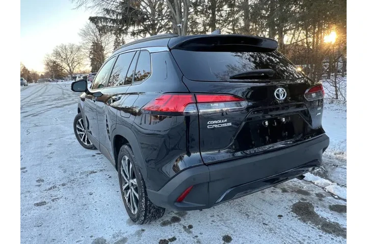 $28995 : 2022 Corolla Cross XLE image 5
