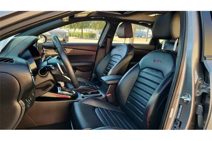 $23678 : Kia Forte 2024 GT 4dr Sedan image 10