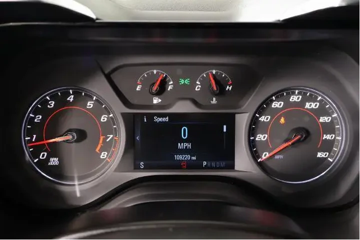 $16327 : Chevrolet Camaro 2018 LT 2dr image 4