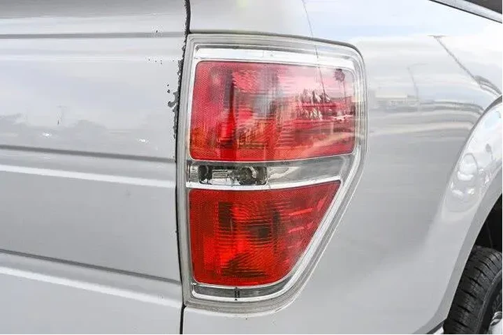 Ford F-150 2012 4x2 XLT 4dr image 9