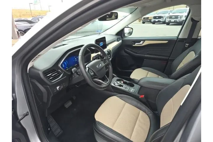 $27000 : Ford Escape Plug-In Hybrid 2 image 10