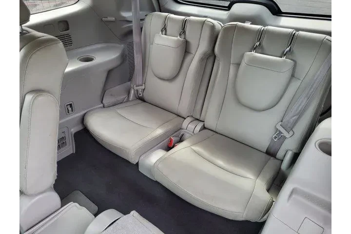 $12000 : Toyota Highlander 2013 Base image 3
