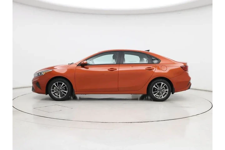 $17998 : Kia Forte 2023 LXS 4dr Sedan image 3