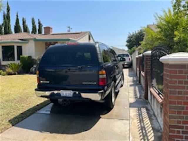 $8300 : 2004 CHEVY TAHOE image 3