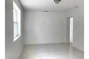 3 bed 2 bath available en Tampa