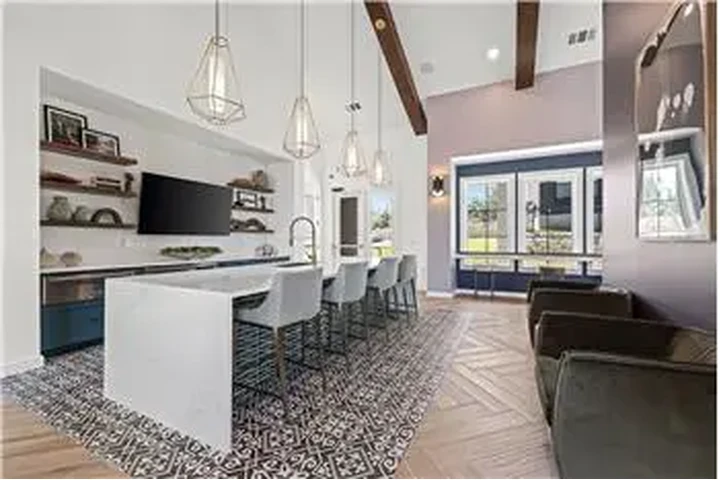 $1600 : Rental property with 1 bedro image 6