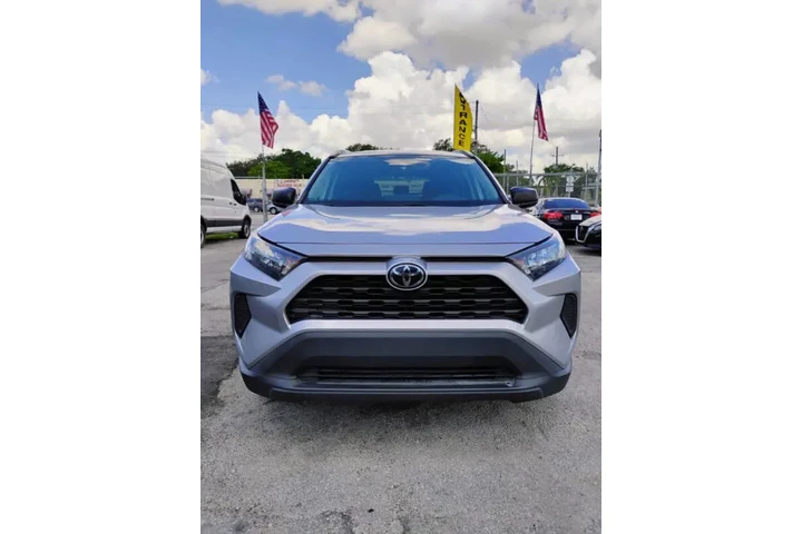 $15000 : 2021 RAV4 LE image 4