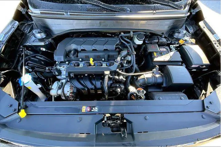 $23311 : Hyundai VENUE 2026 SEL 4dr C image 10