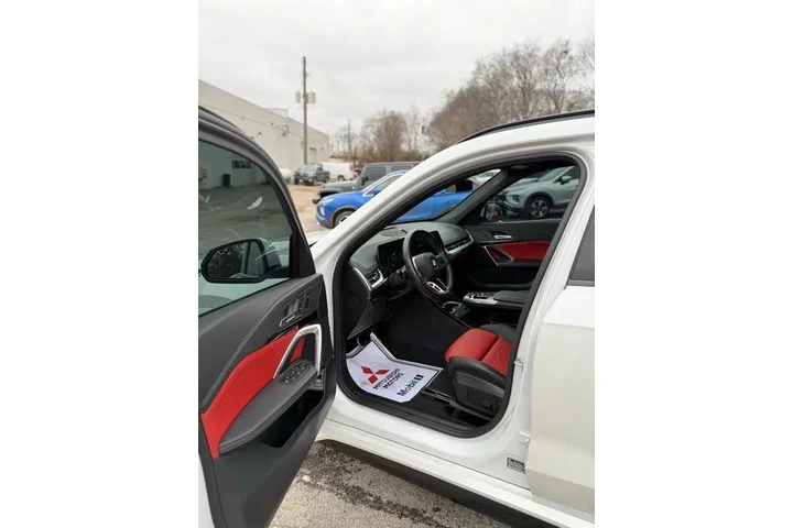 $39688 : BMW X1 2025 AWD xDrive28i 4d image 6