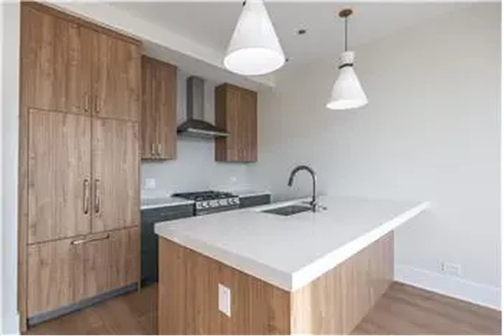 $5500 : Rental property with 3 bedro image 2