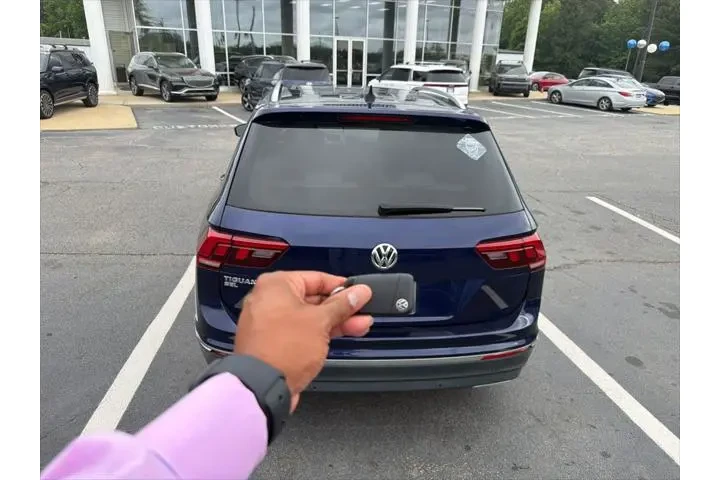 $20321 : Volkswagen Tiguan 2021 SE 4d image 4