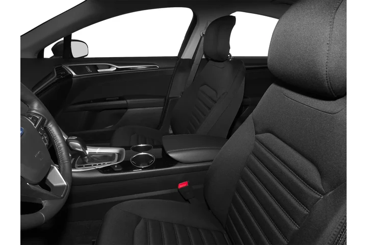 2016 Fusion SE image 9
