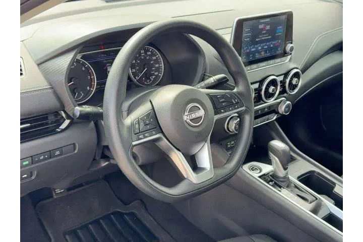 $16999 : Nissan Sentra 2025 SV 4dr Se image 4