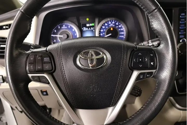 $27489 : Toyota Sienna 2020 Limited P image 3