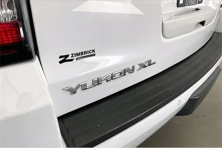 $16490 : GMC Yukon XL 2019 4x4 SLT 4d image 9