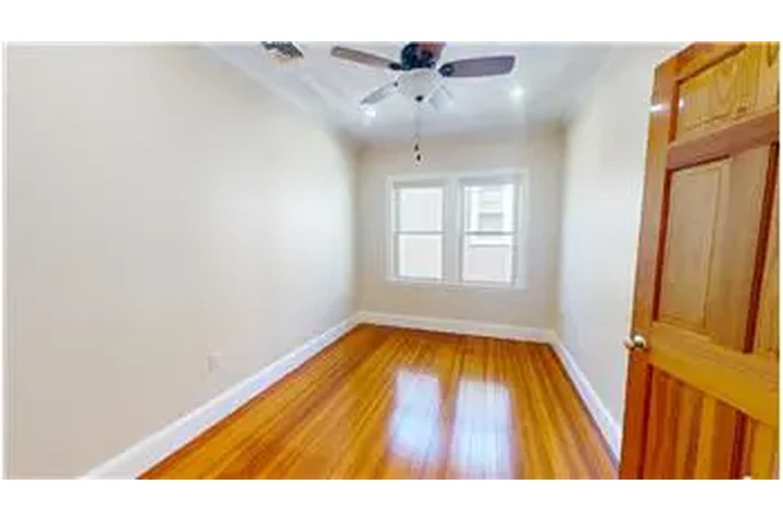 $6000 : Rental property with 6 bedro image 7