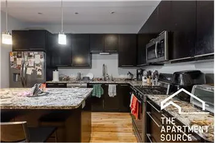 $3700 : Rental property with 3 bedro image 6