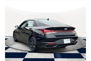 $21207 : Hyundai ELANTRA 2023 SEL 4dr thumbnail
