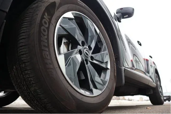 $23476 : Nissan Rogue 2025 AWD SV 4dr image 10