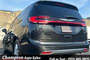 Used 2022 Pacifica Touring L thumbnail