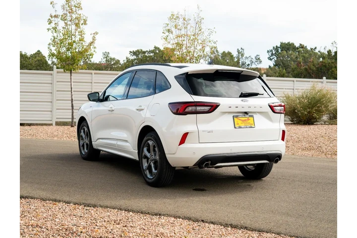 $29223 : 2024 Escape ST-Line image 8