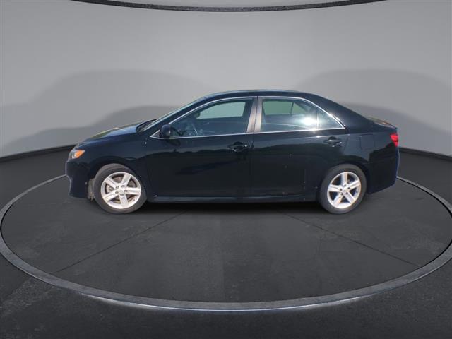 $9600 : PRE-OWNED 2014 TOYOTA CAMRY SE image 5