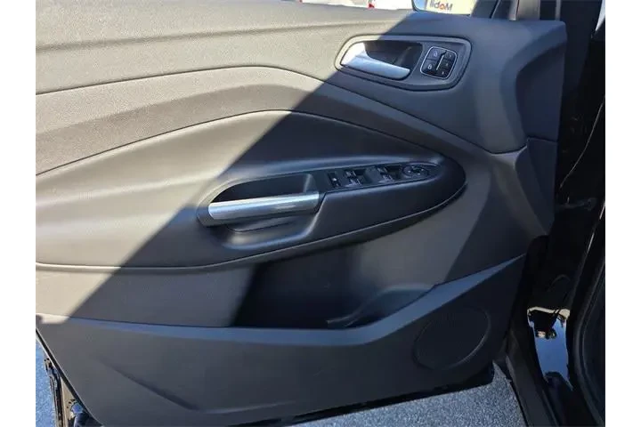 $13242 : Ford Escape 2017 Titanium 4d image 8