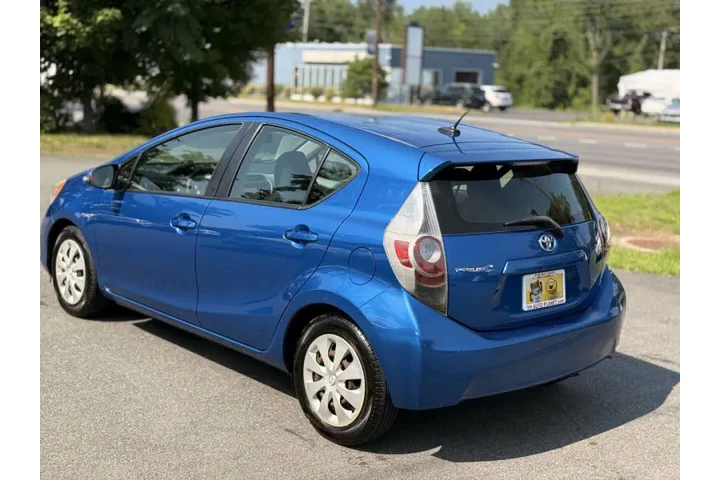 $8500 : 2012 Prius c Two image 10