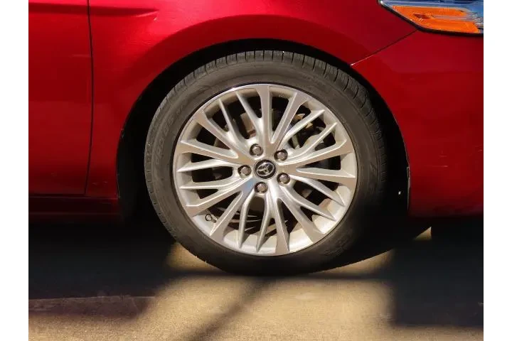 $12999 : Toyota Camry 2018 XLE V6 4dr image 9