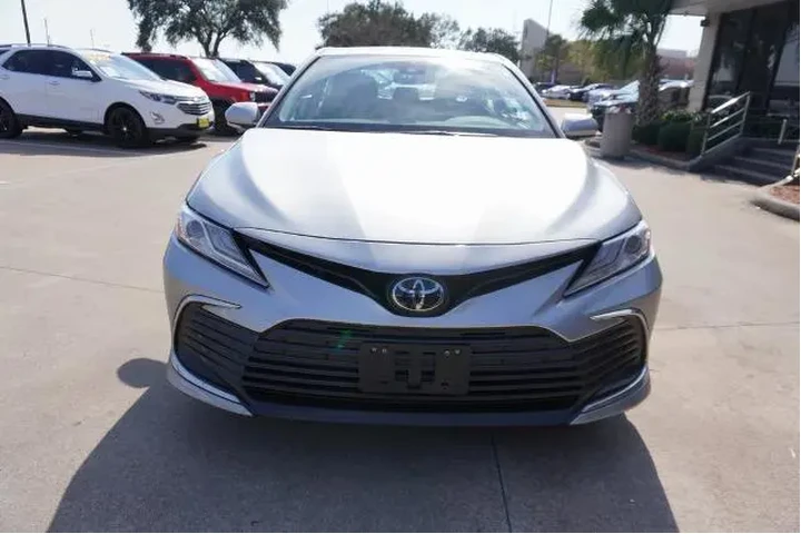 $30988 : Toyota Camry 2024 AWD XLE 4d image 2