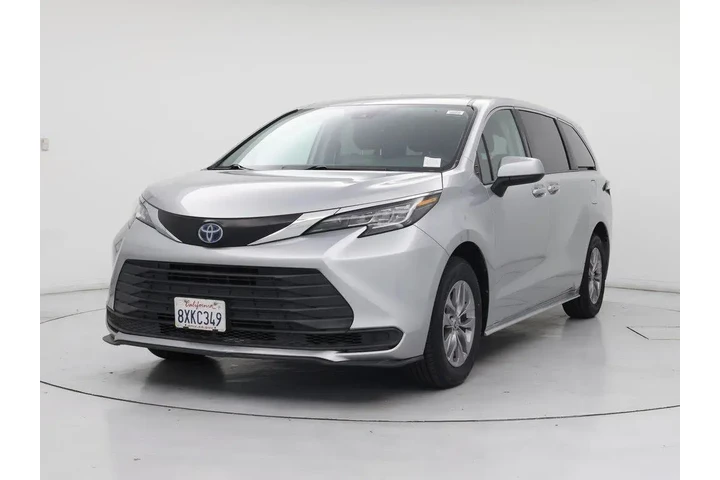 $32998 : Toyota Sienna 2022 LE 8-Pass image 4