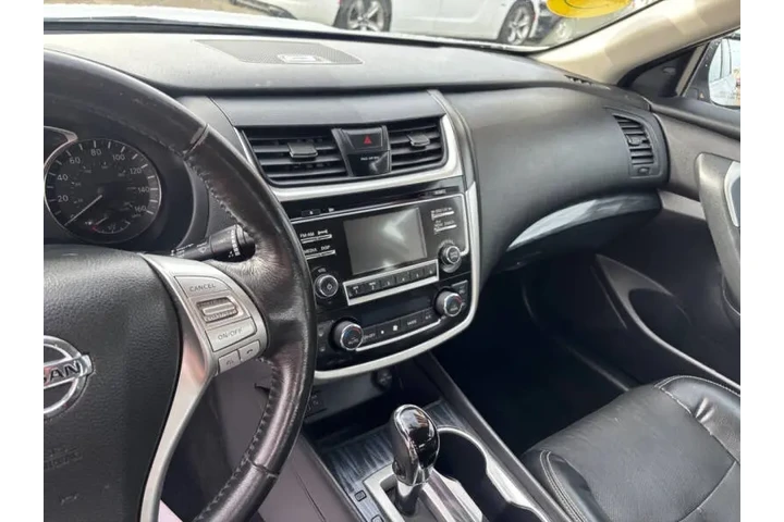 $11999 : 2018 Altima 2.5 SL image 9