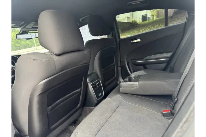 $8999 : 2017 Charger SXT image 8