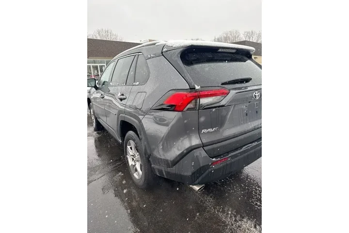 $26724 : Toyota RAV4 2023 AWD XLE 4dr image 9