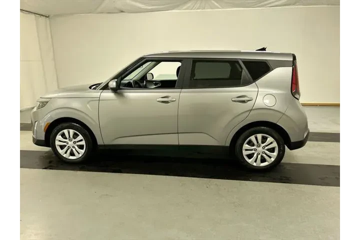 $16507 : Kia Soul 2023 LX 4dr Crossov image 6